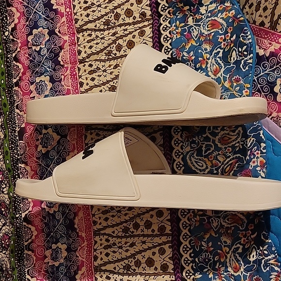 Balenciaga Pool Slides - Picture 6 of 9